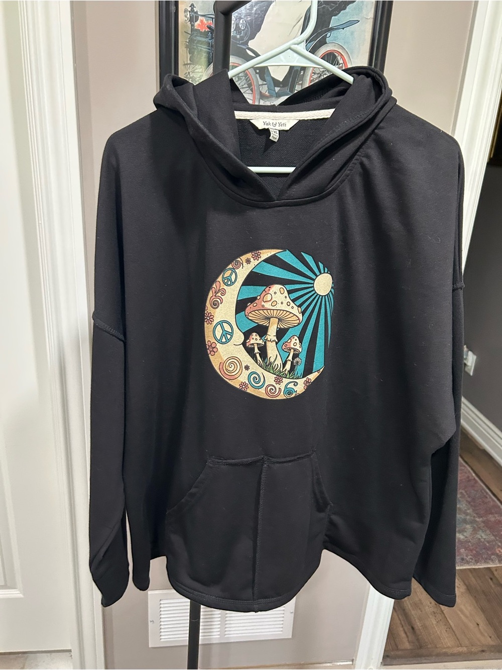 Yak & Yeti Mushroom Hoodie L/XL
